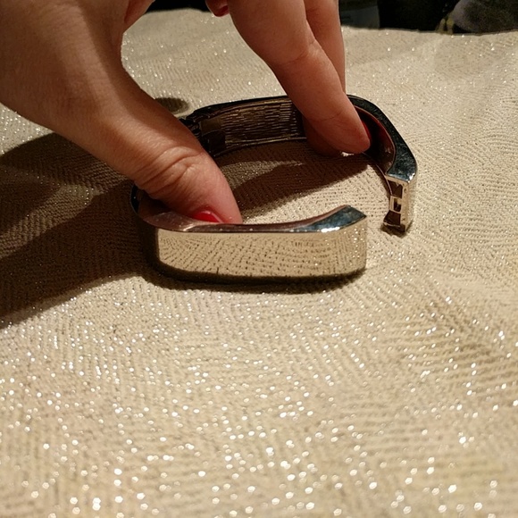 Shiny Metal Bracelet - Picture 2 of 4